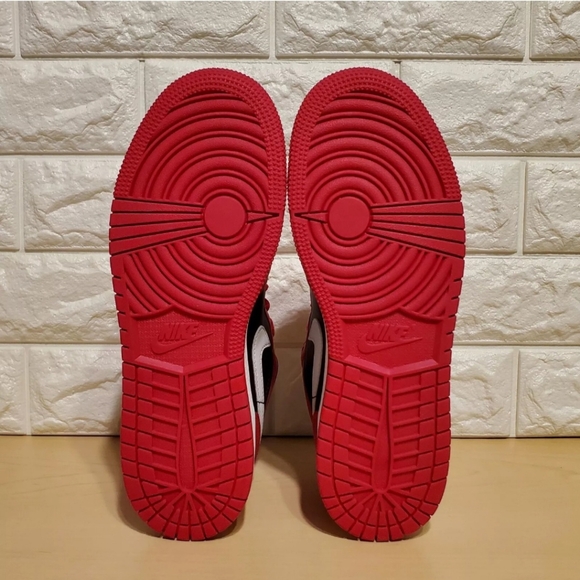 Nike Air Jordan 1 Low GS Size 7Y / Womens Size 8.5 White Very Berry 553560-061 - Picture 10 of 12